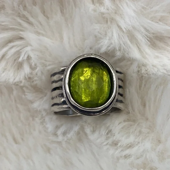 Green Quartz Ring - Picture 1 of 5